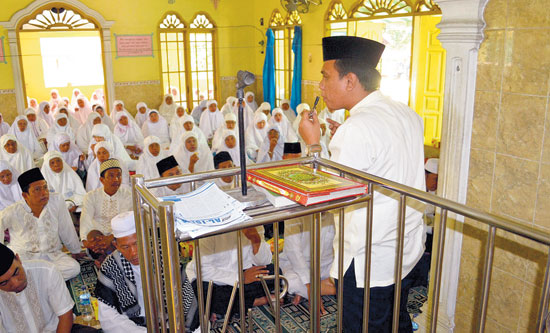 Fadly Nurzal: Jadilah Orangtua Idola Anak